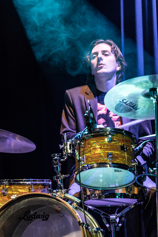 hier steht ein titel
