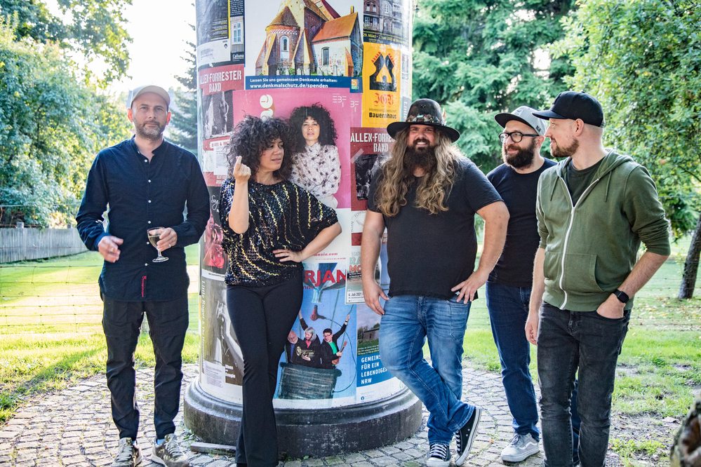 Jade MacRae, Ben Forrester, Aron Ottignon, Simon Danninger, Johannes GÃ¶ller, 
