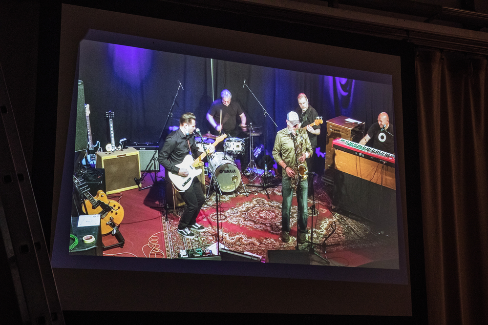 Jb Biesmans, Jimmy HontelÃ©, Patrick Cuyvers, Winne Penninckx, Marc Gijbels, 
