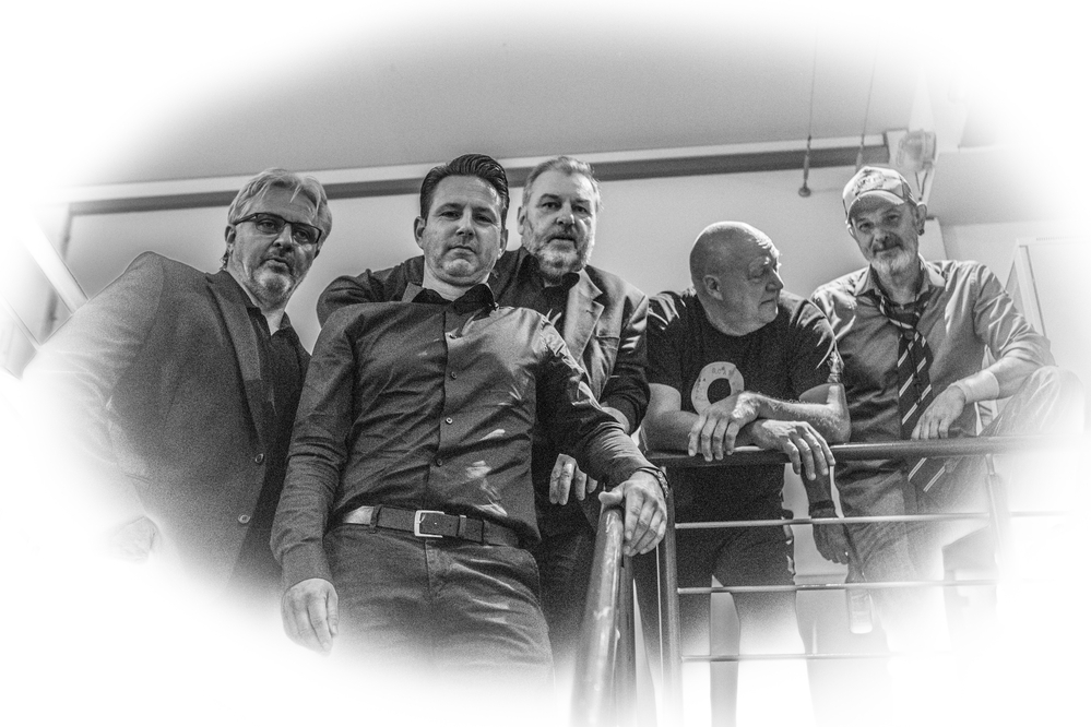 Jb Biesmans, Jimmy HontelÃ©, Patrick Cuyvers, Winne Penninckx, Marc Gijbels, 
