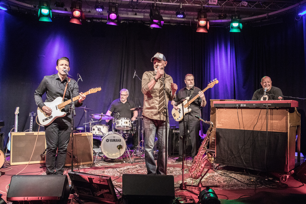 Jb Biesmans, Jimmy HontelÃ©, Patrick Cuyvers, Winne Penninckx, Marc Gijbels, 
