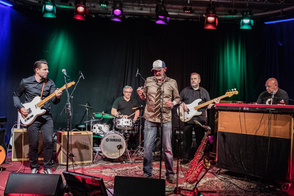 Jb Biesmans, Jimmy HontelÃ©, Patrick Cuyvers, Winne Penninckx, Marc Gijbels, 
