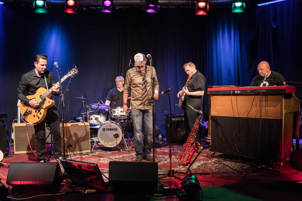 Jb Biesmans, Jimmy HontelÃ©, Patrick Cuyvers, Winne Penninckx, Marc Gijbels, 
