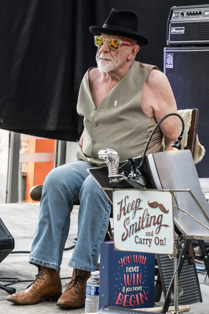 Halfblind Washboard Willie
