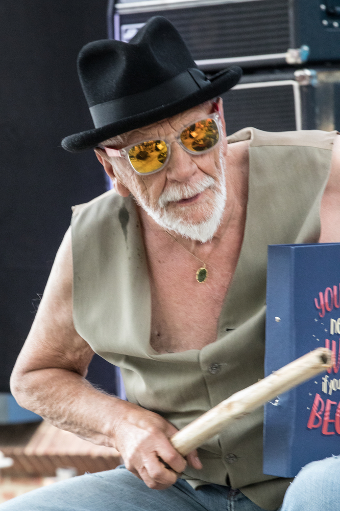 Halfblind Washboard Willie
