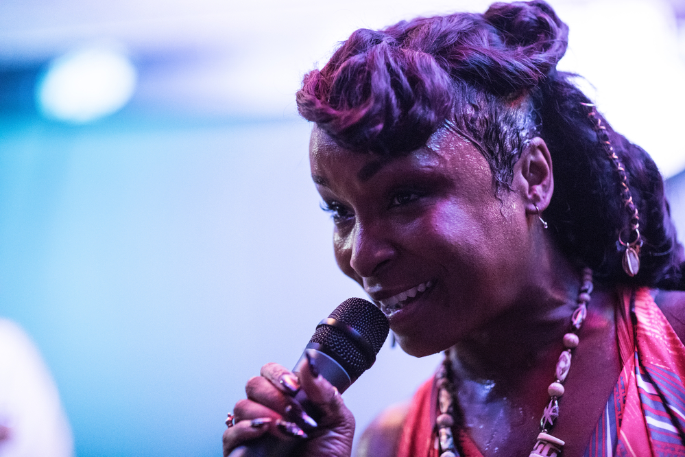 Kat Riggins, Kat Riggins, 
