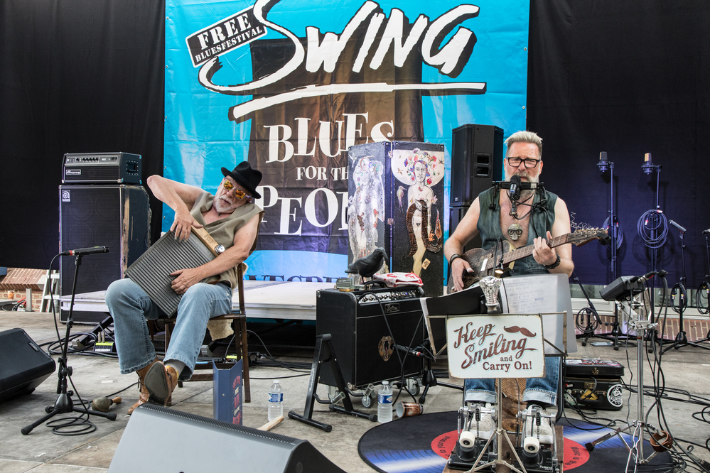 DC Snakebuster & Halfblind Washboard Willie
