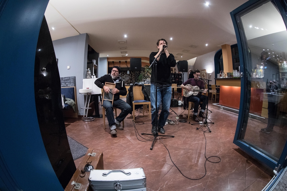 Micha Mass, Peter Crow C., Ferdinand Kraemer, 
