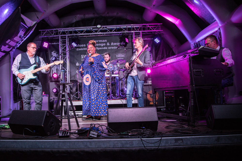 Michele Denise, Jean Raven,Jan van Drunen, Lars Hoogland, 
