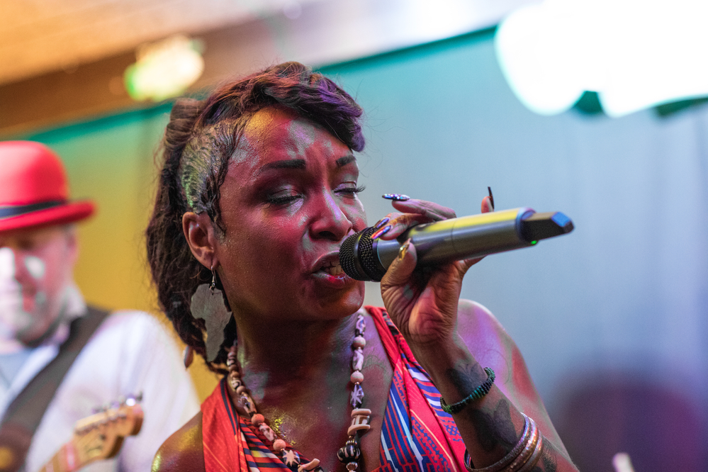 Kat Riggins, Kat Riggins, 
