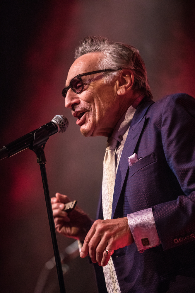 Rick Estrin, 
