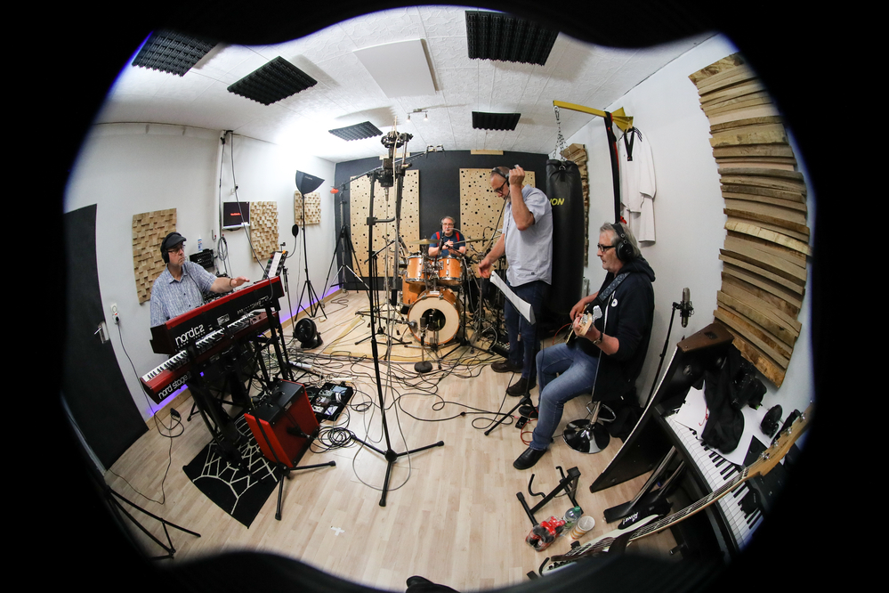 Andy GrÃ¼nert,  Wolfgang SchÃ¤fer, JÃ¼rgen  Schildmann, 
