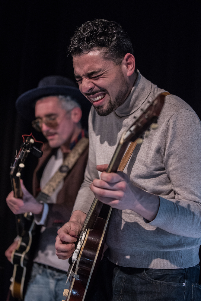  Max Genouel,  Julien Dubois, 
