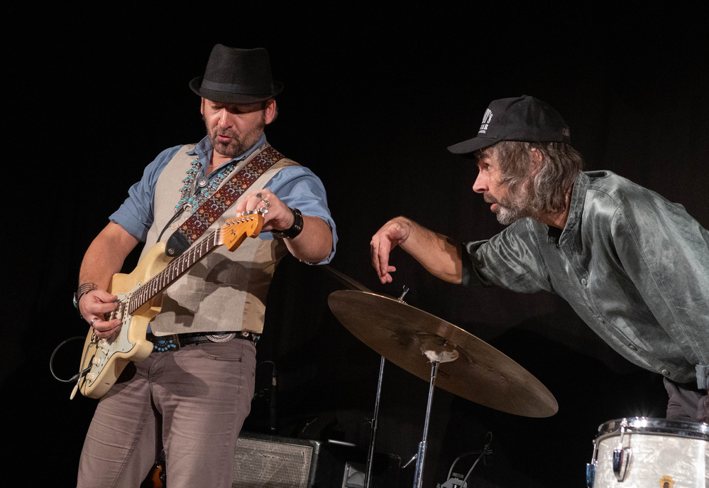 Rainer Baumgartner, Chris Fillmore,
