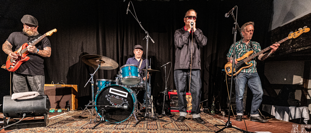 Johnny Main, Gert Servaes, Eric VonHerzen, Renaud Lesire, 
