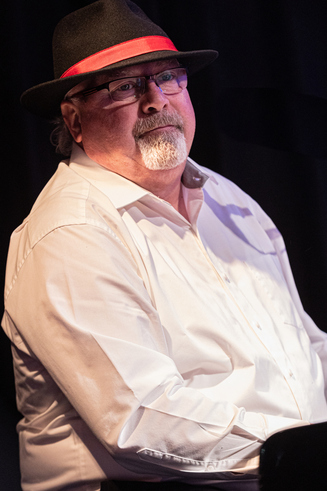 Steve Big Man Clayton, 
