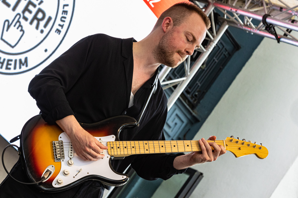 Christoph Hennebeil,, 
