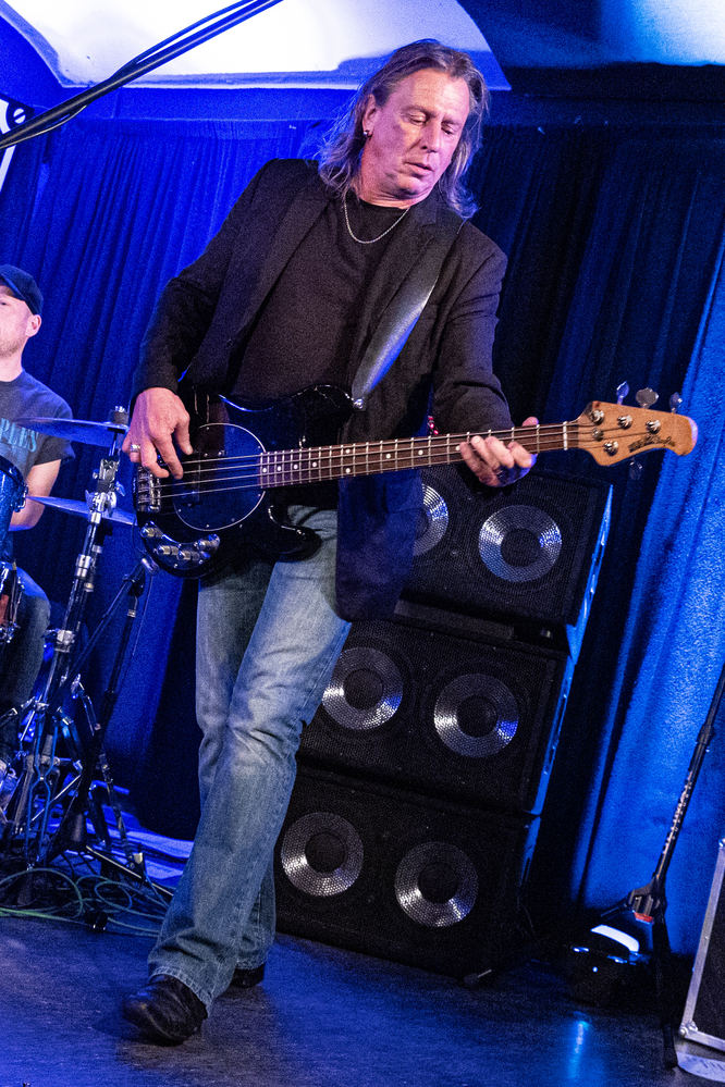  Julien Kravetz,  Martin Hofpower, 
