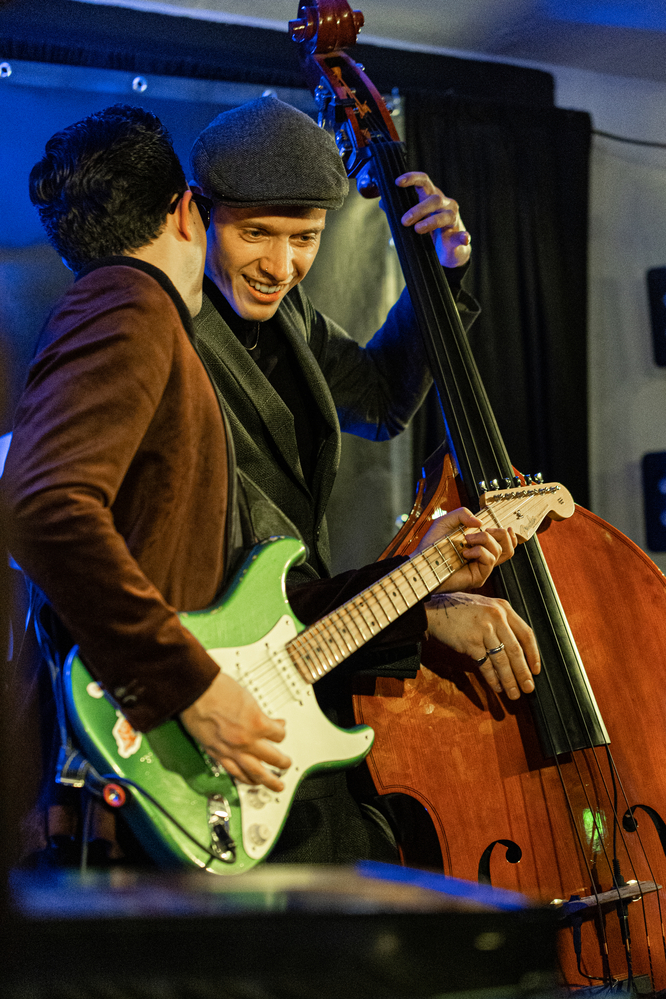 Filipe de la Torre, Moritz O Swald, 
