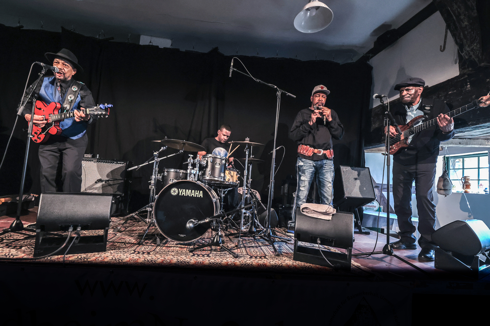 John Primer, Darryl Wright, 
