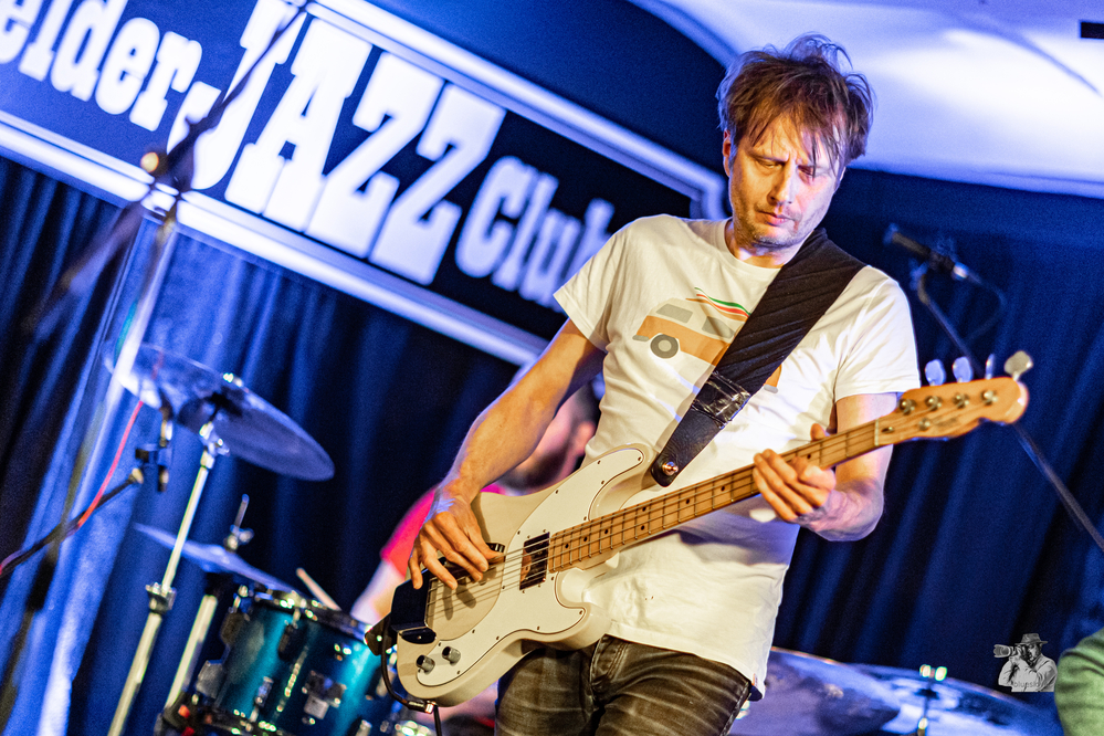 Arjan van der Linde, 
