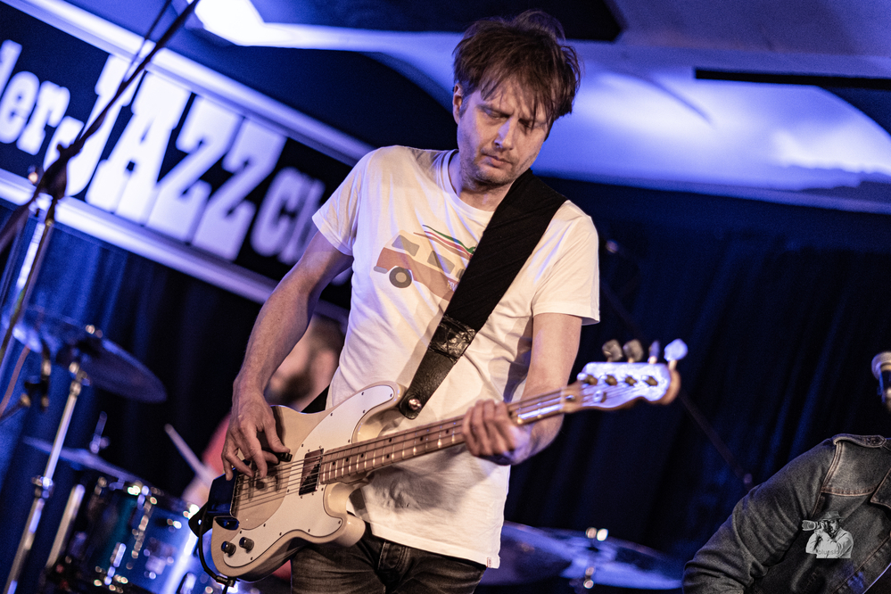 Arjan van der Linde, 
