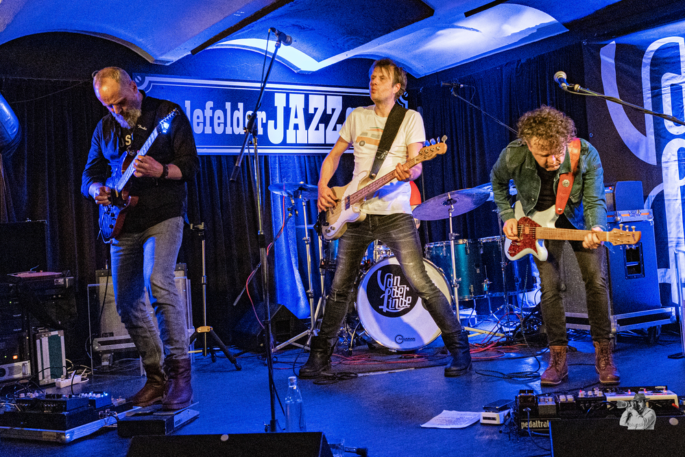 Arjan van der Linde, Wietze Koning, Christof Bauwens, 
