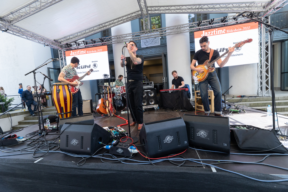 Hugo Deviers, Max Genouel, Julien Bouyssou, 
