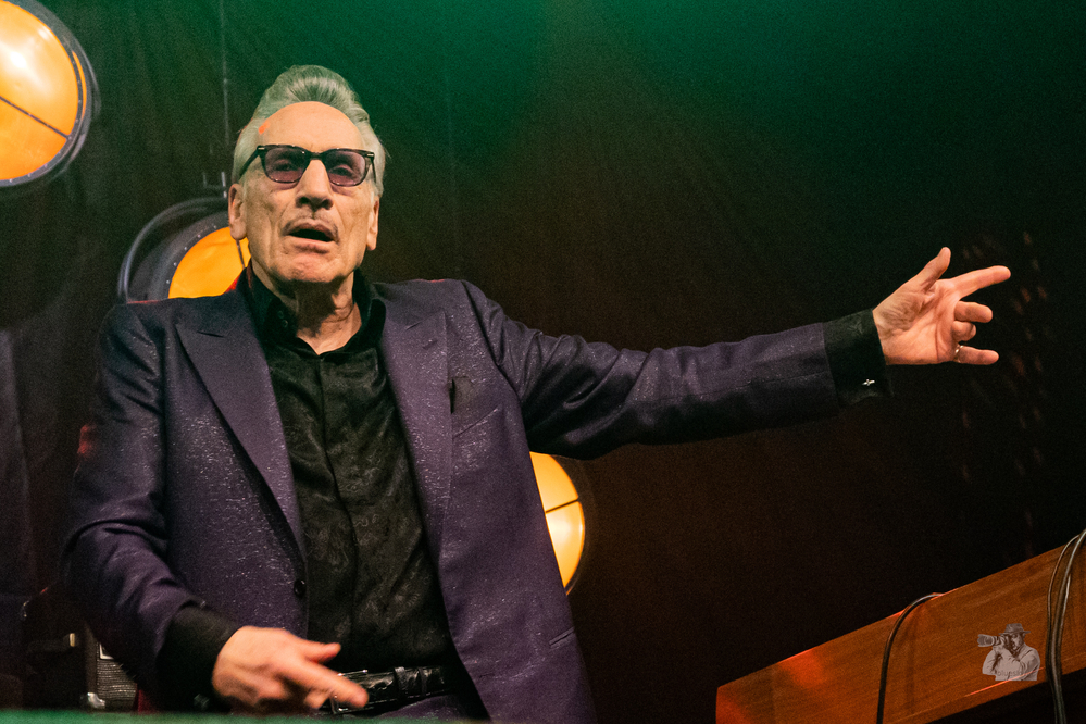 Rick Estrin, 
