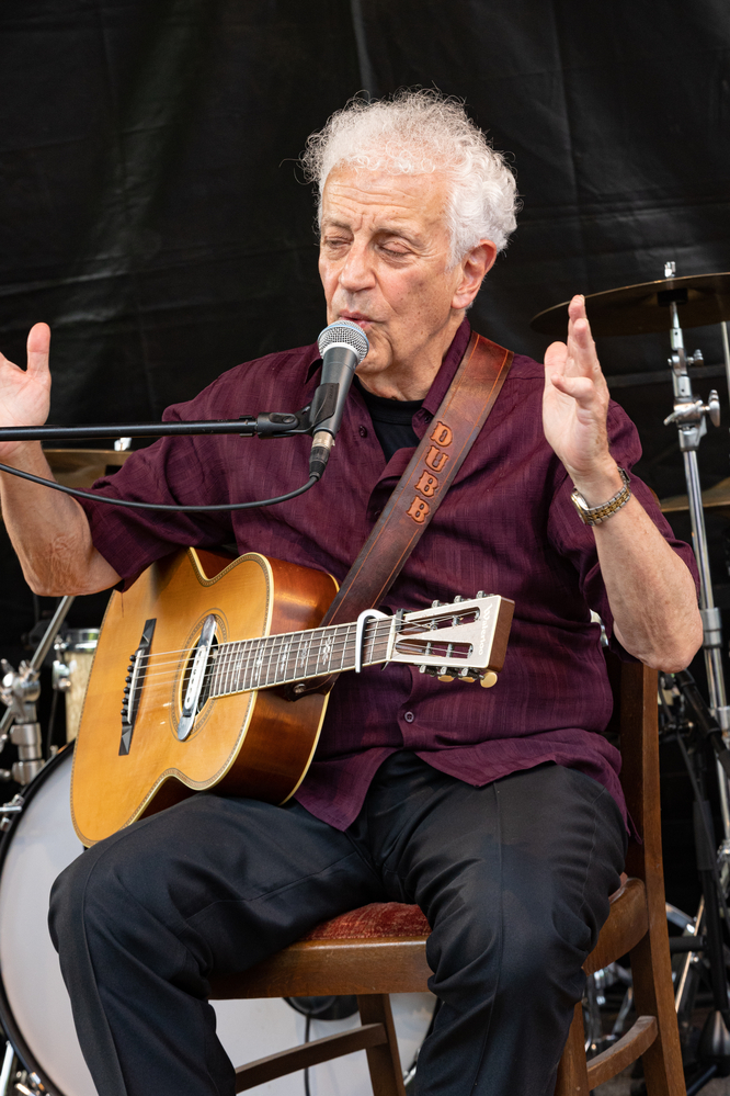 Doug Macleod, 
