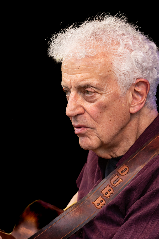 Doug Macleod, 
