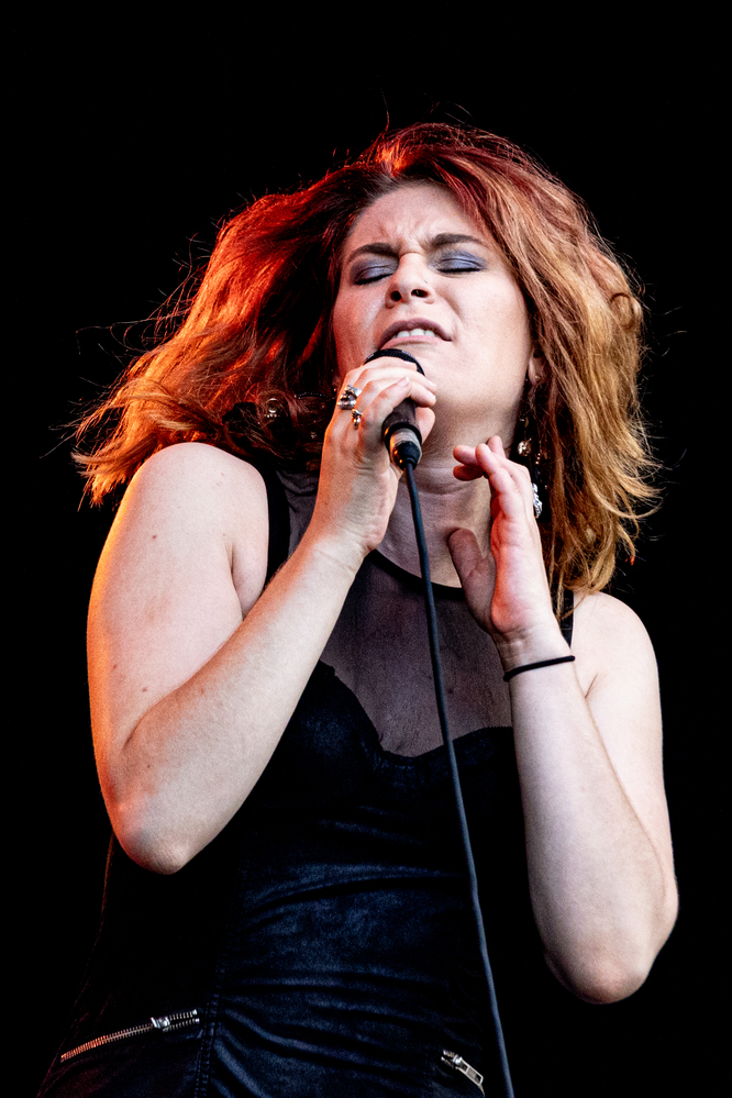 Jessie Lee Houllier, 
