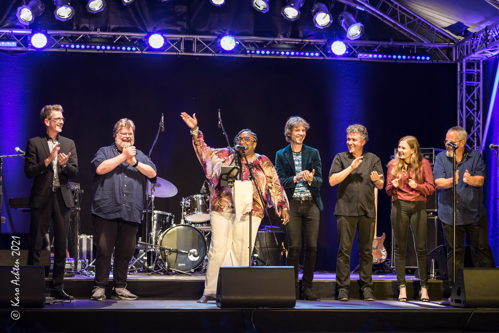 Dorrey Lin Lyles, Horst Bergmeyer, Oliver Spanuth, Gregor Hilden, Oliver Geselbracht, 
