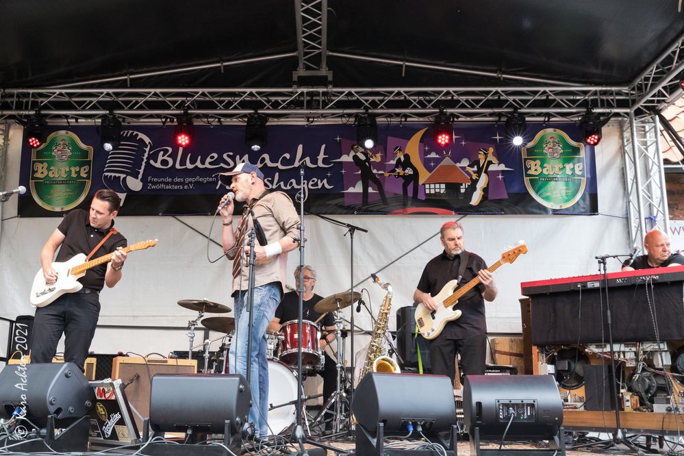 Jimmy HontelÃ©, Jb Biesmans, Marc Gijbels, Winne Penninckx, 
