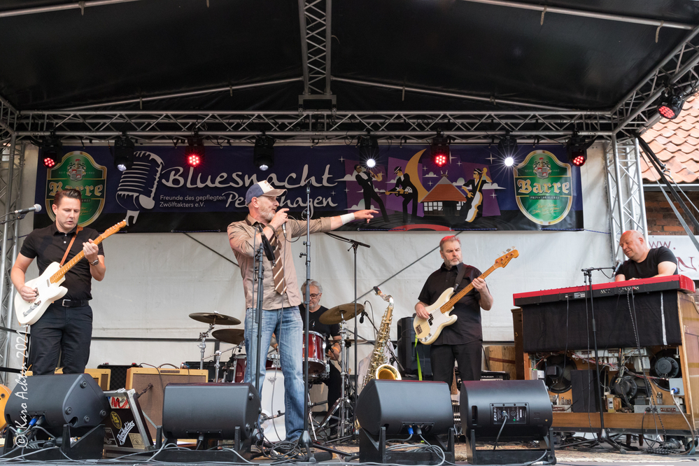 Jimmy HontelÃ©, Jb Biesmans, Marc Gijbels, Winne Penninckx, 
