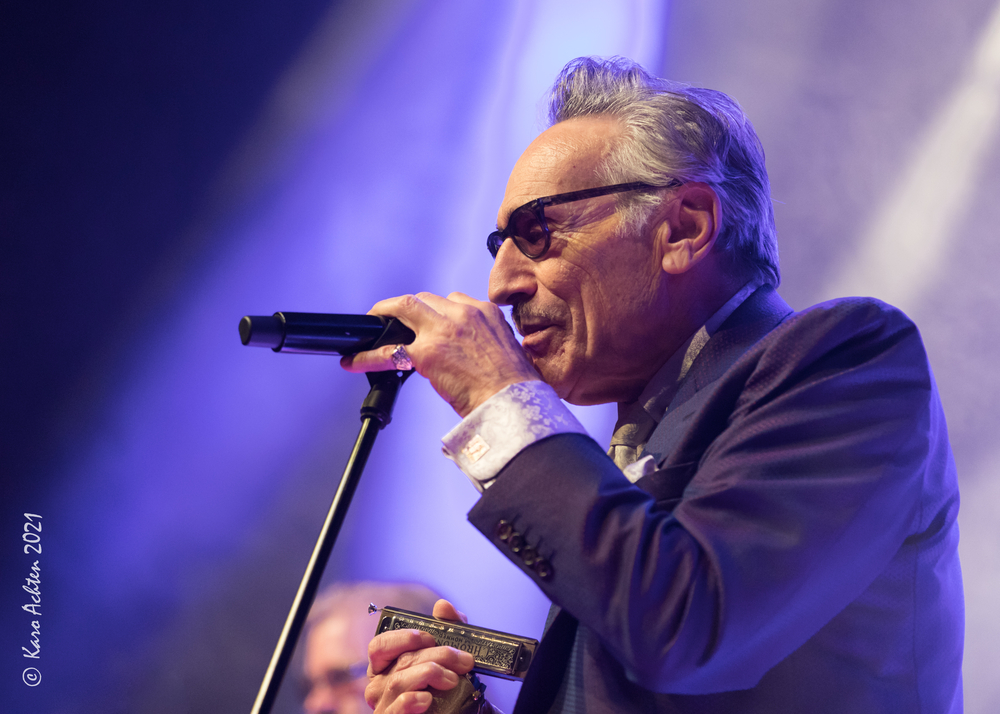 Rick Estrin, 

