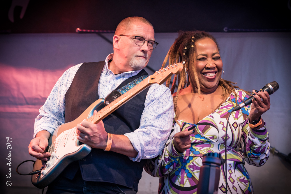 Michele Denise, Jean Raven, 
