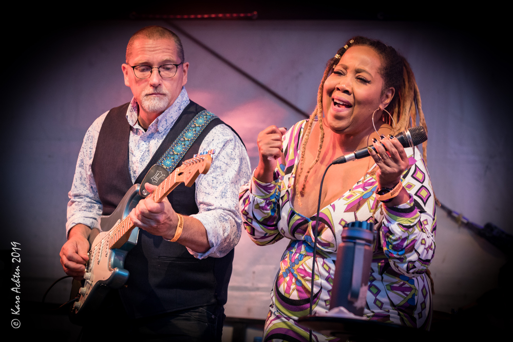 Michele Denise, Jean Raven, 
