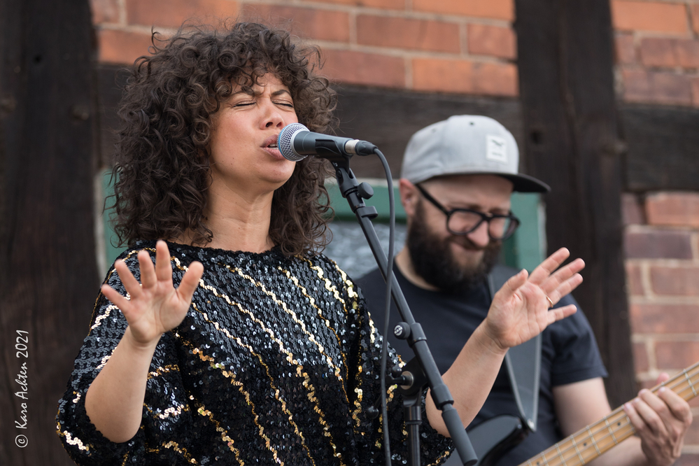 Jade MacRae, Johannes GÃ¶ller,
