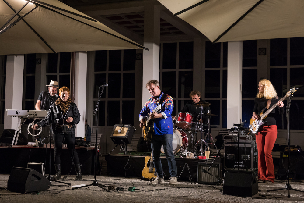 Pugsley Buzzard Wateringcan, Katherine Baloun, Jan Hirte, Jenny Conrad, 
