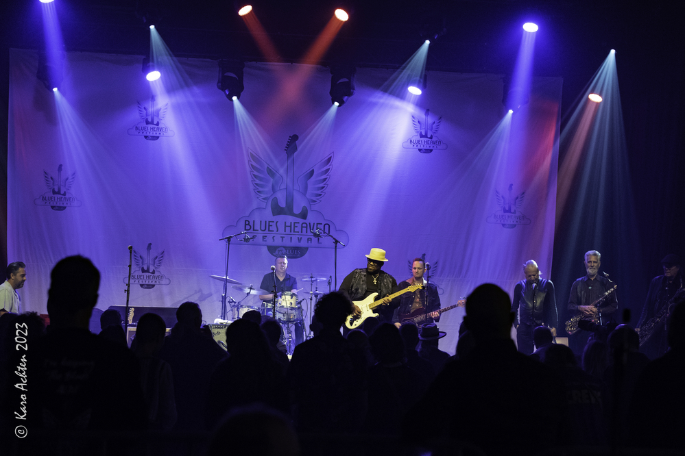 Victor Puertas, Pascal Delmas, Slam Allen, Antoine Escalier, Al Gomez, Mark "Kaz" Kazanoff, John Mills, 
