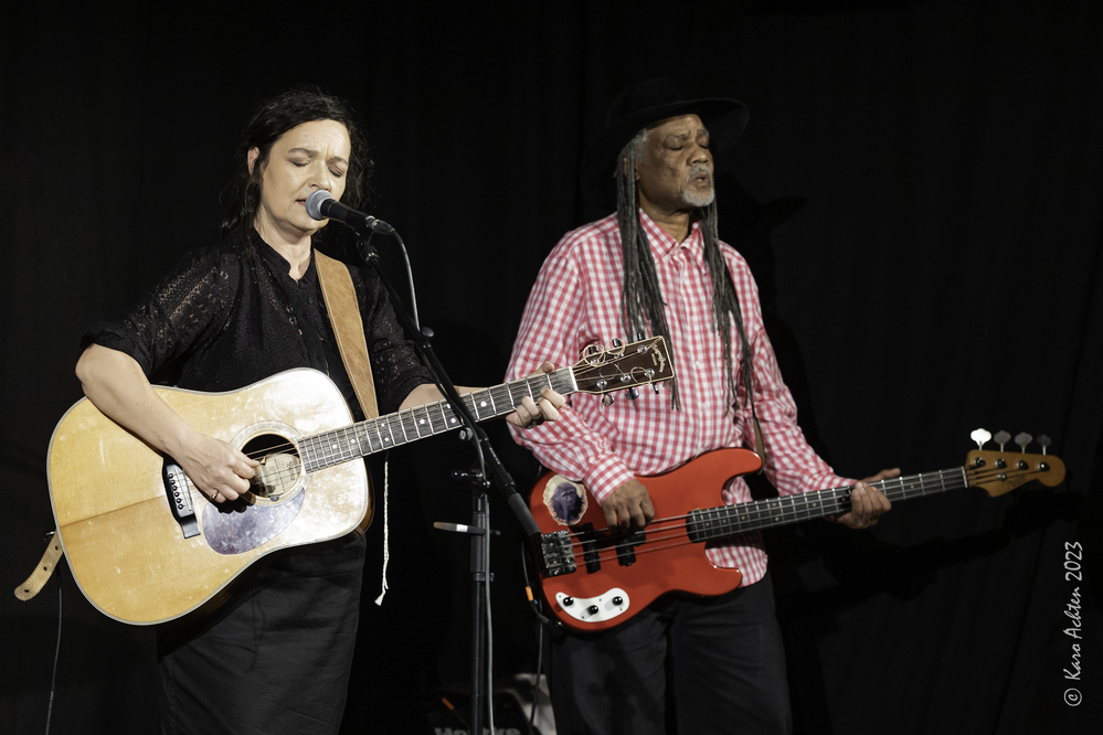 Meena Cryle, Angus Bangus Thomas, 
