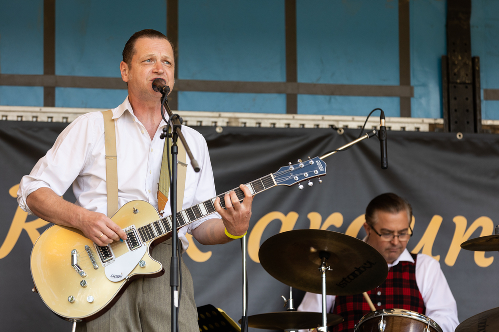 Andy Wyatt Christmas, Philip Flottau,
