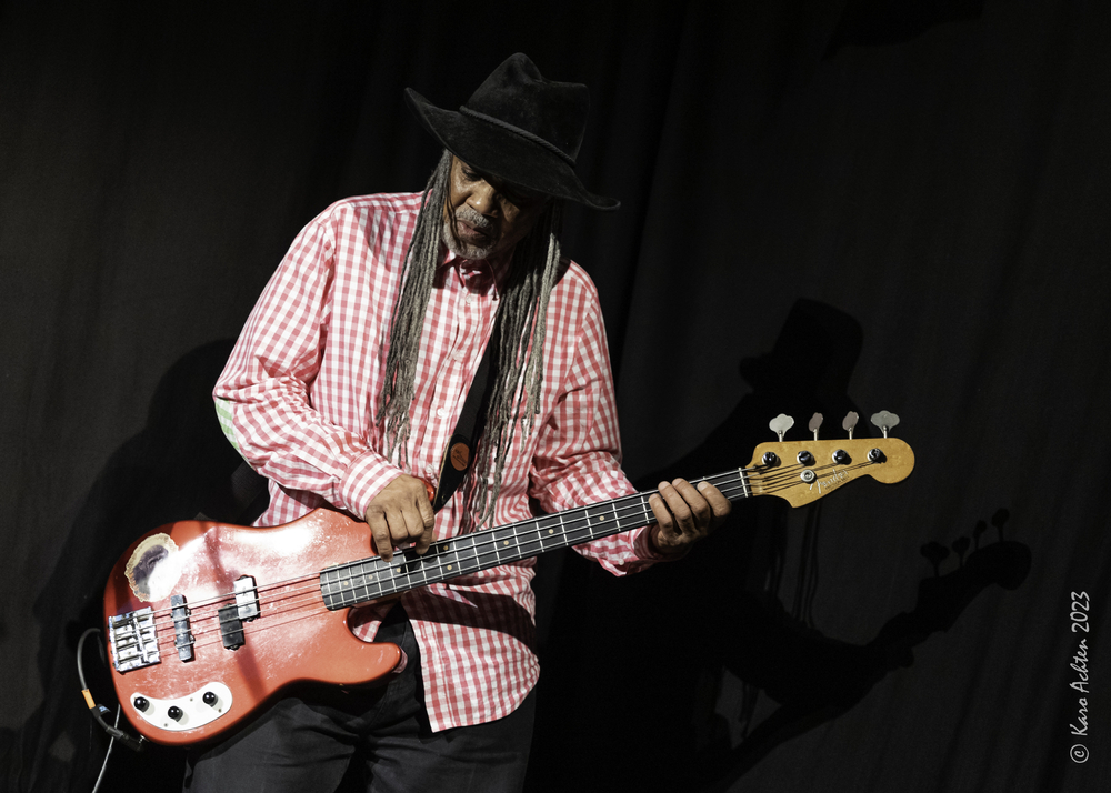 Angus Bangus Thomas, 
