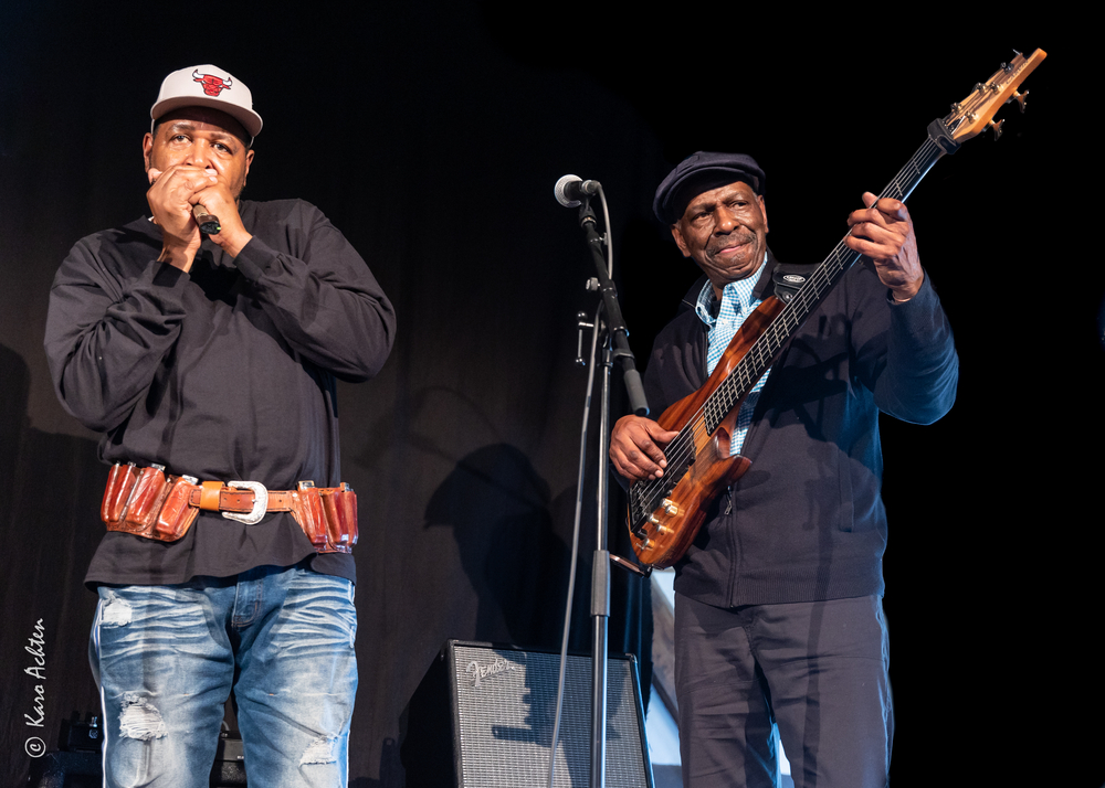 Steve Bell, Darryl Wright
