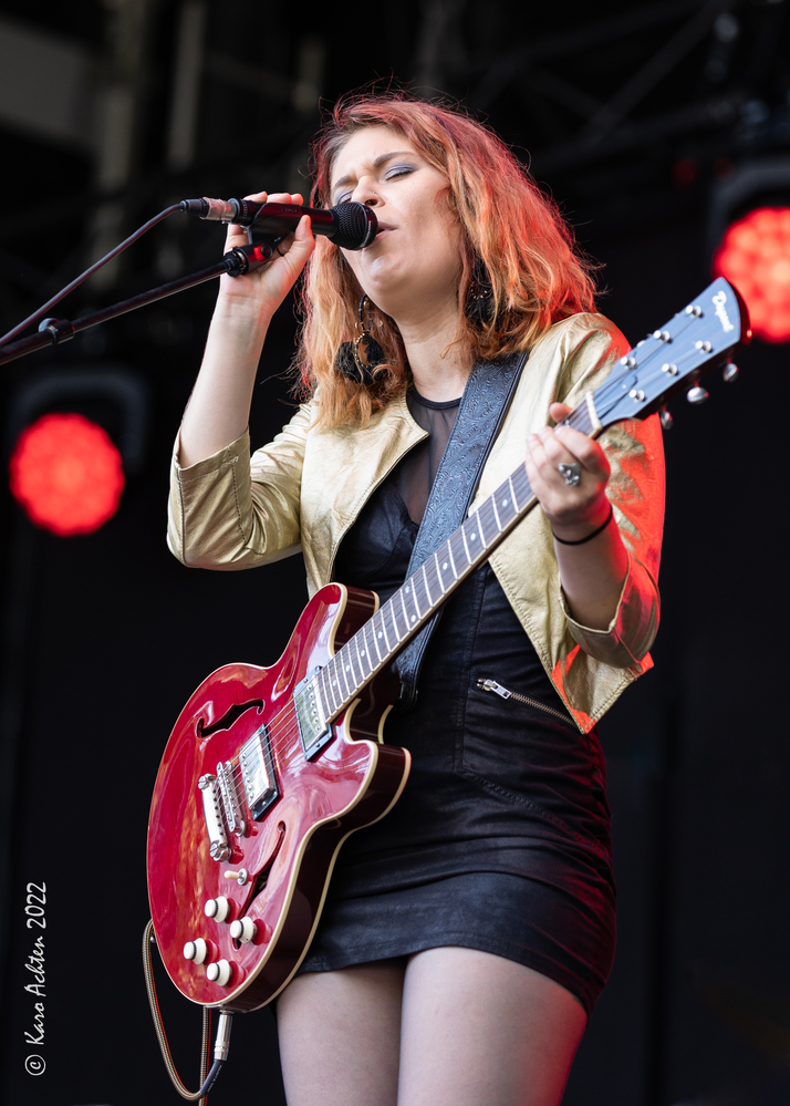 Jessie Lee Houllier, 
