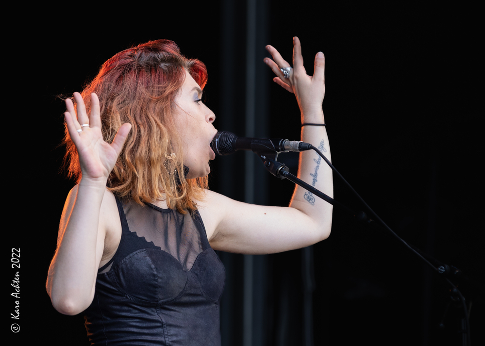 Jessie Lee Houllier, 
