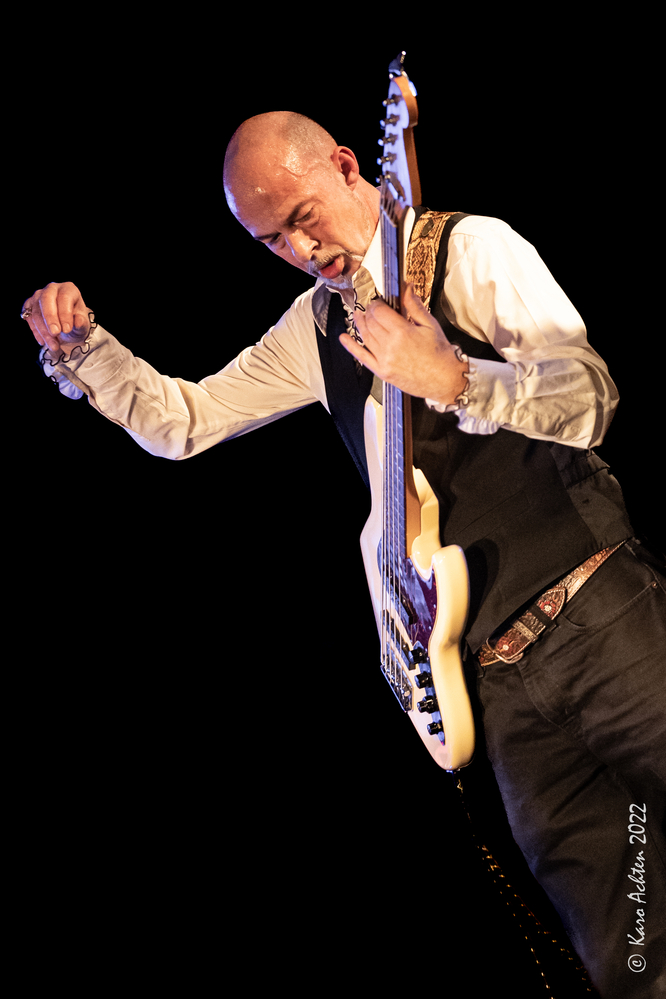 Patrick Sideburn Obrist, 
