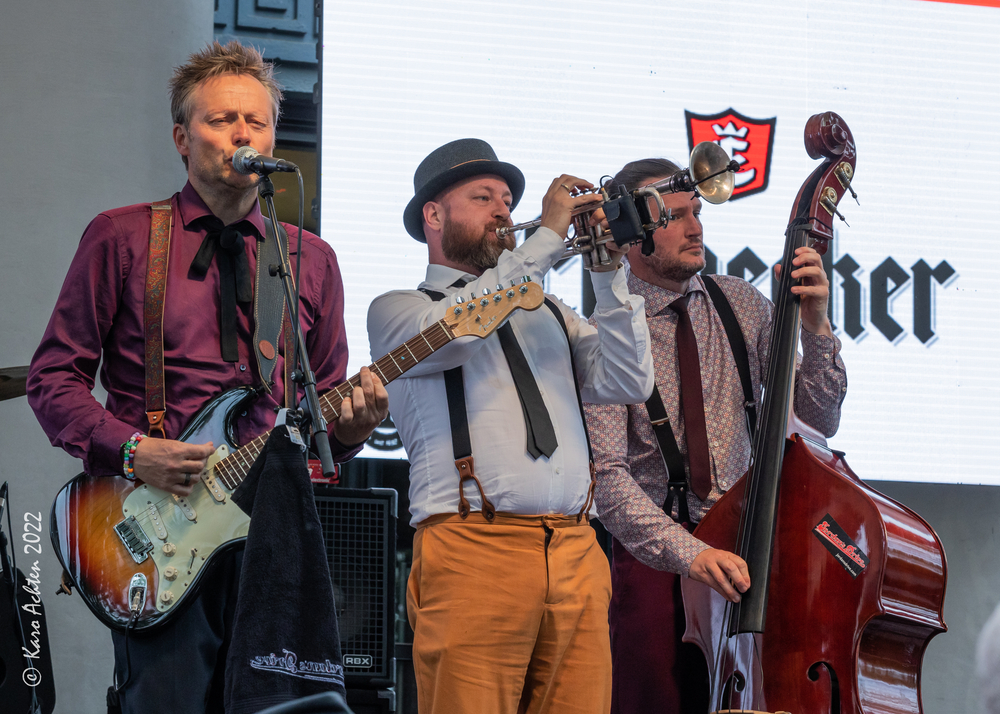 Jaco McPherson, Rassi Van Kaufi, Kris Van Basten, 
