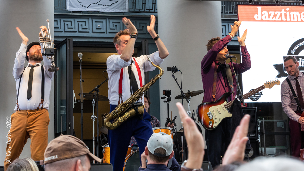 Jaco McPherson, John Dolby Diboy, Rassi Van Kaufi, Kris Van Basten, 
